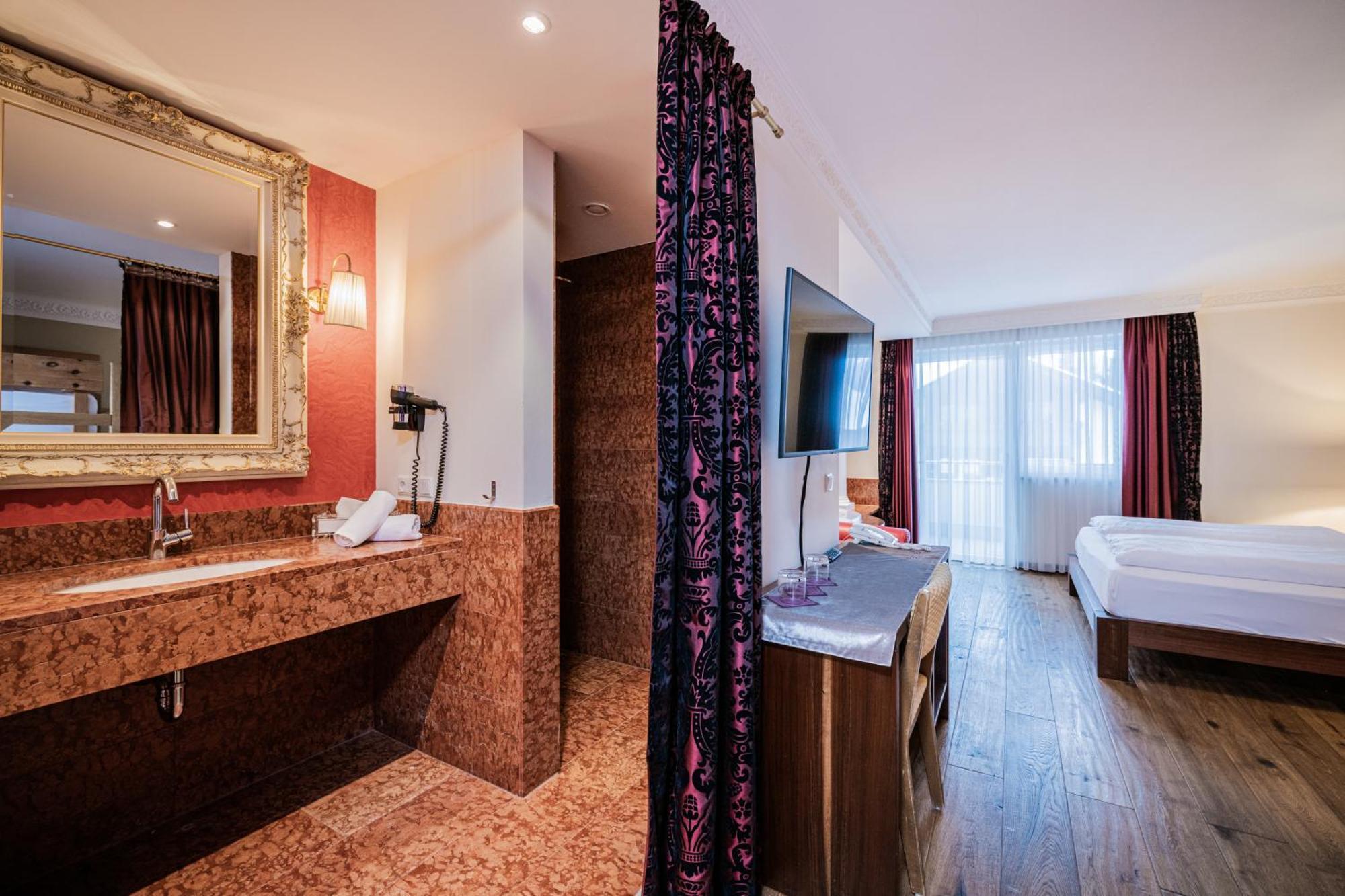 Hotel Famelí Valdaora Kültér fotó